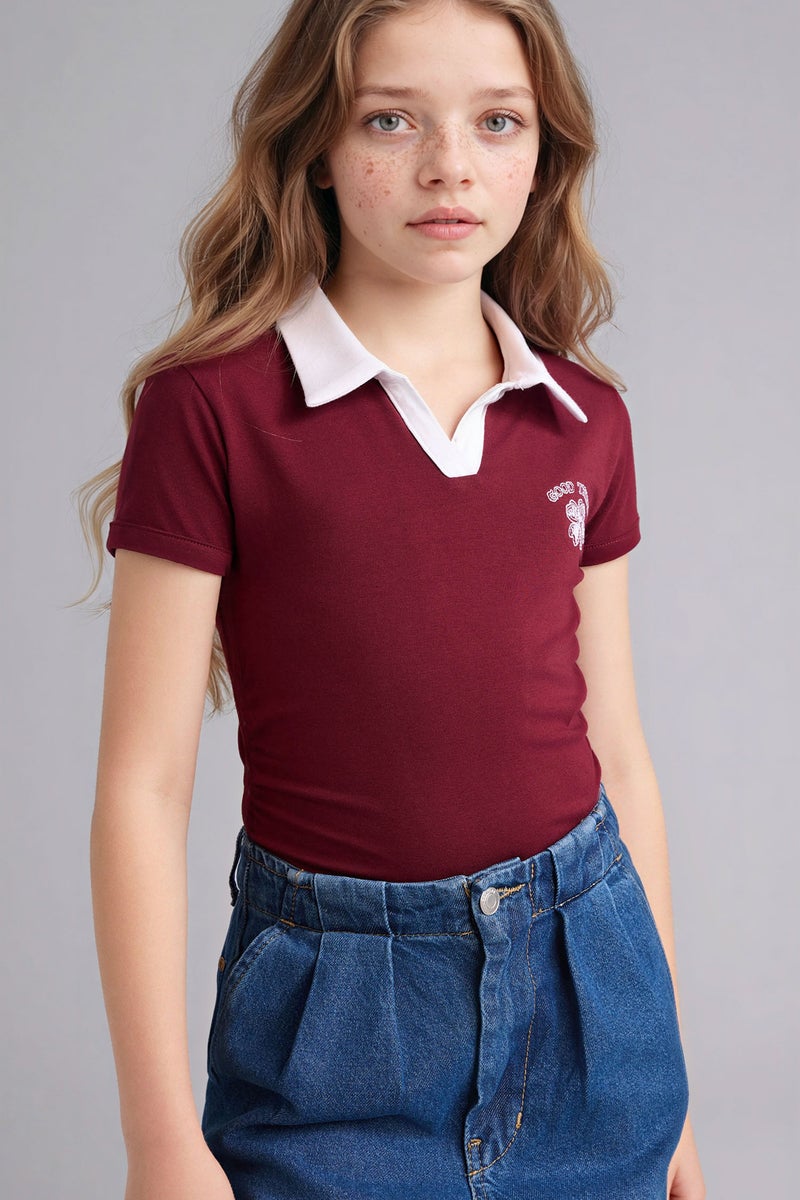 ديفاكتو تيشيرت بولو بناتي نص كم بطبعة شعار سليم فيت - Image 1